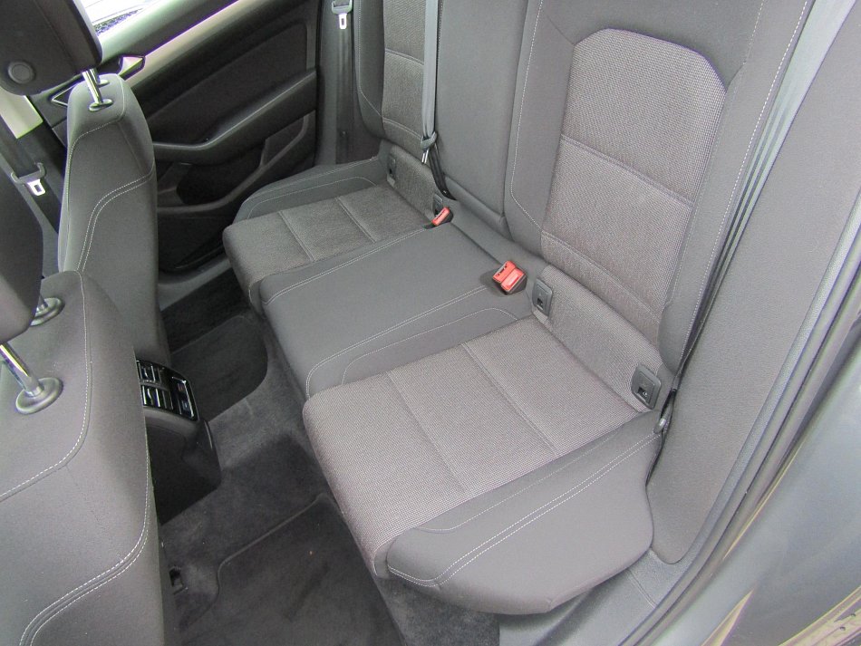 Volkswagen Passat 2.0 TDi 