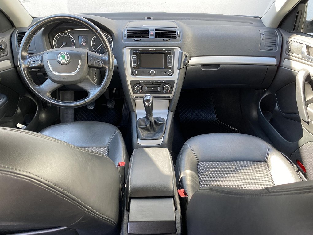 Škoda Octavia II 1.6 TDI Elegance