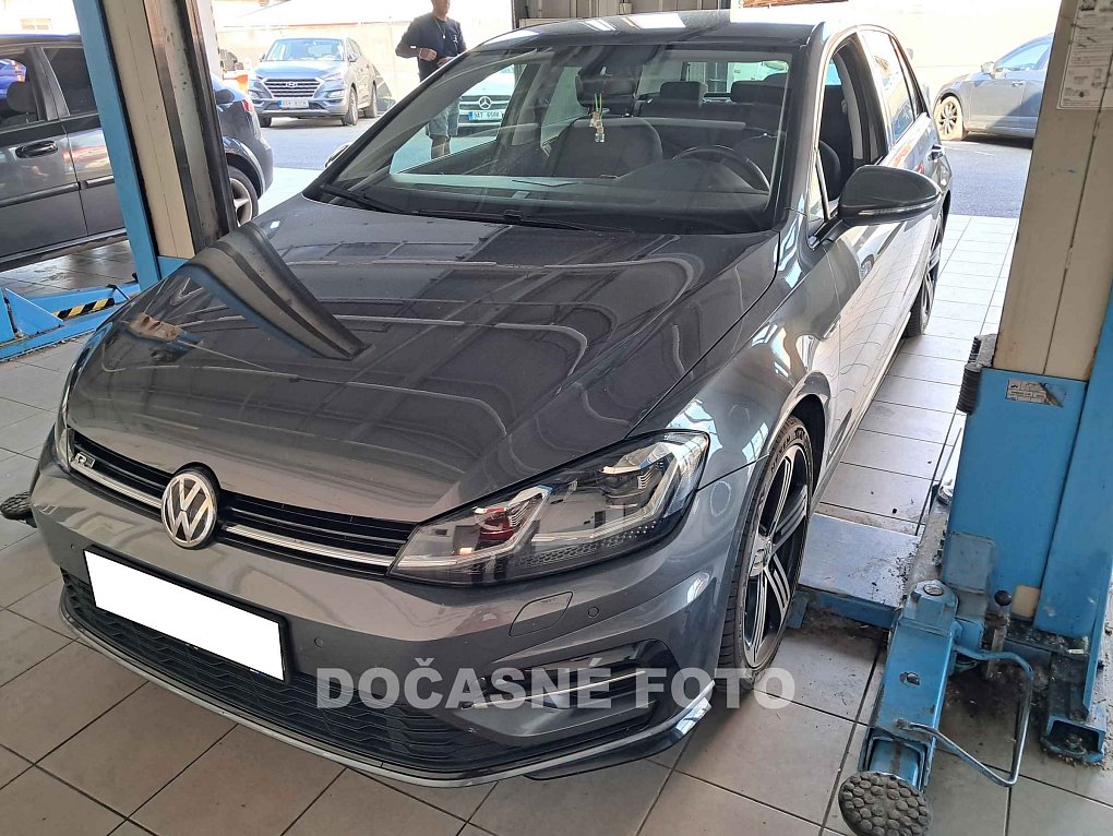 Volkswagen Golf 1.4 TSi  R-line