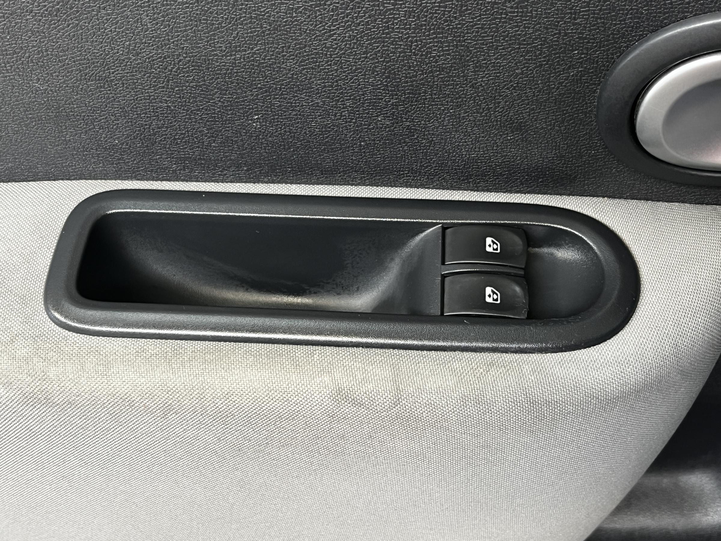 Renault Clio, 2010 - pohled č. 17