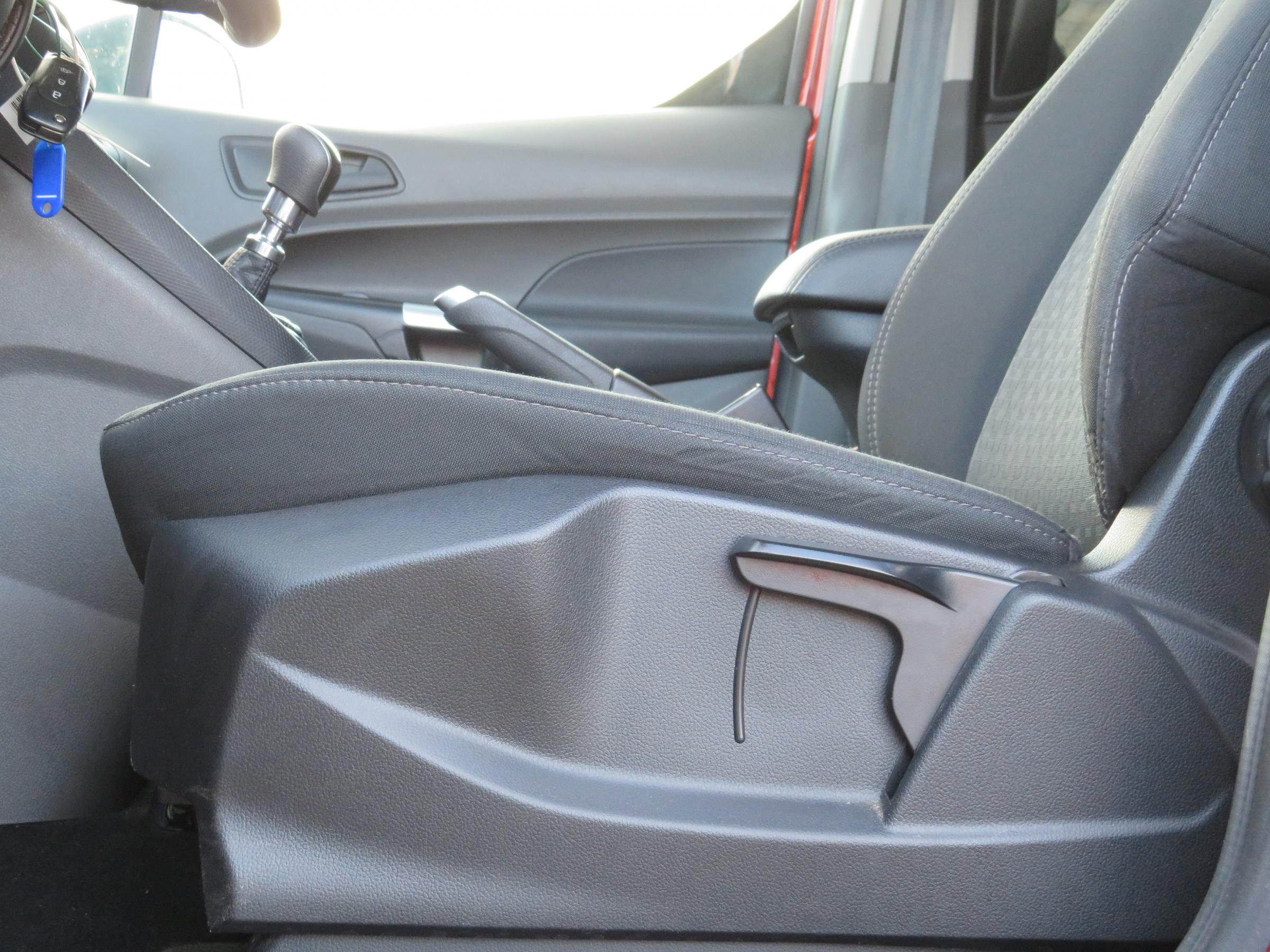 Ford Tourneo Connect, 2022 - pohled č. 22