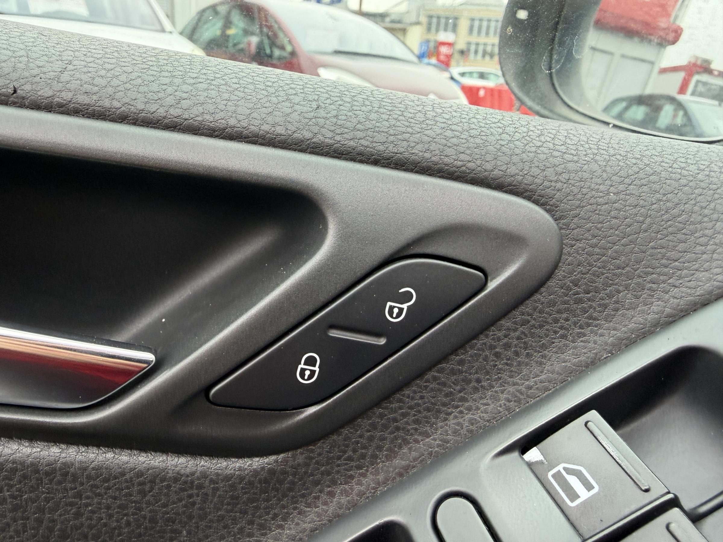 Volkswagen Golf, 2009 - pohled č. 14