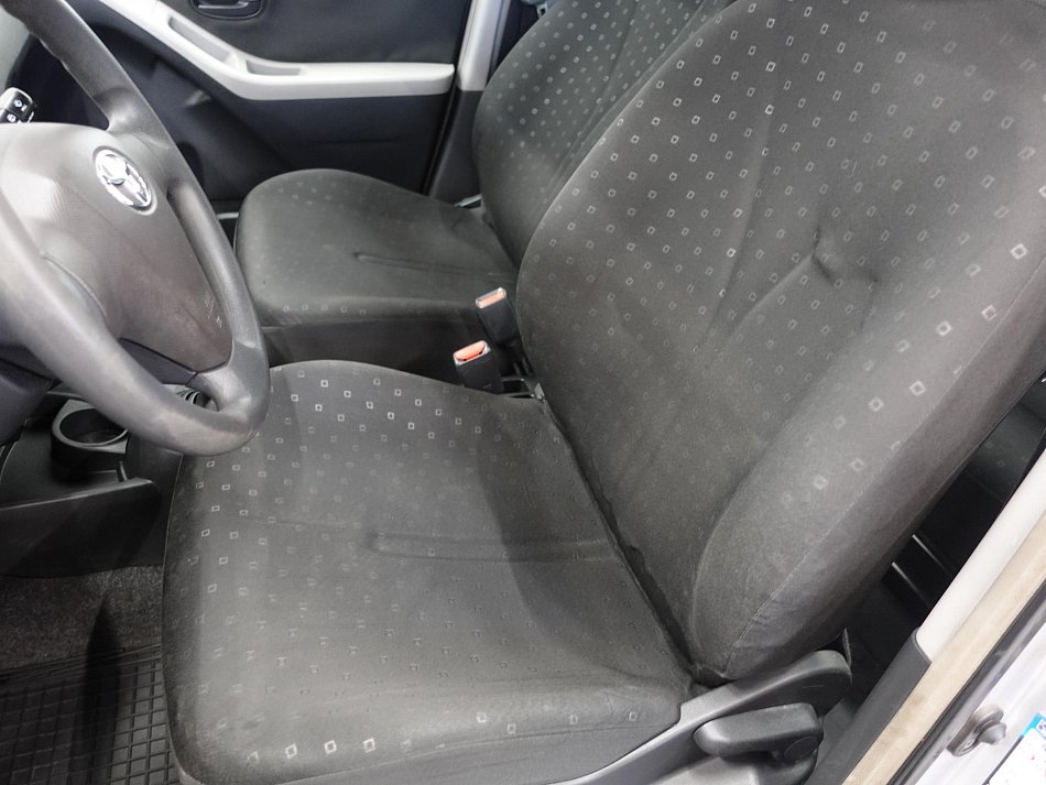 Toyota Yaris 1.1VVT-i 