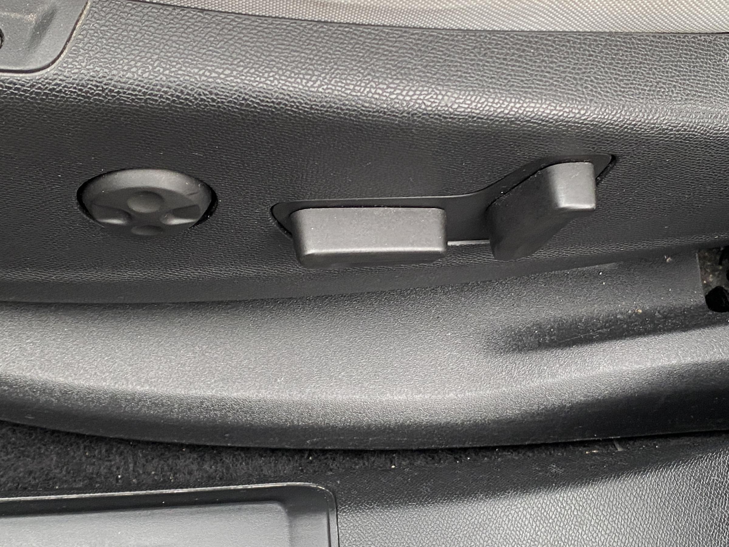 Peugeot 3008, 2019 - pohled č. 12