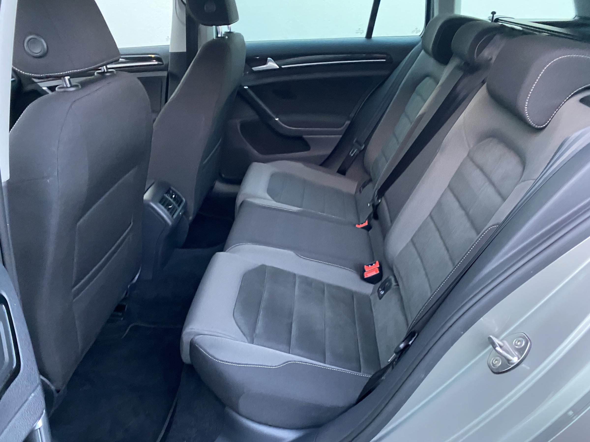 Volkswagen Golf, 2018 - pohled č. 10