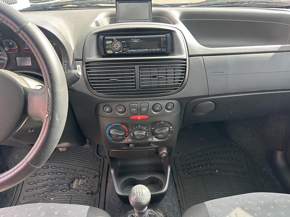 Fiat Punto 1.2i 
