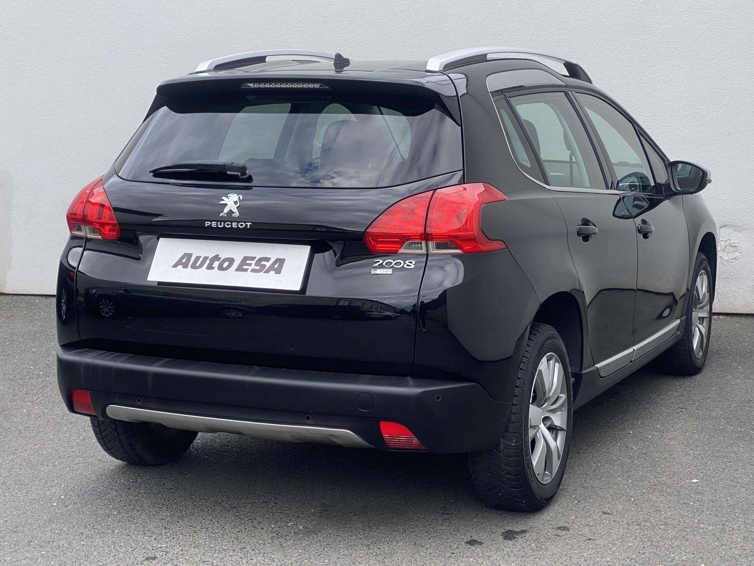 Peugeot 2008, 2015 - pohled č. 4