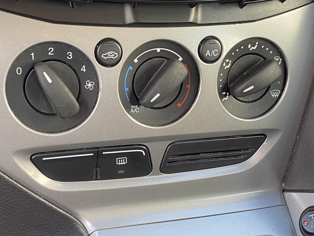 Ford Focus 1.6i 