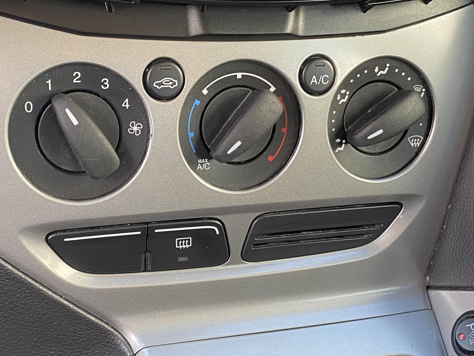 Ford Focus 1.6i 