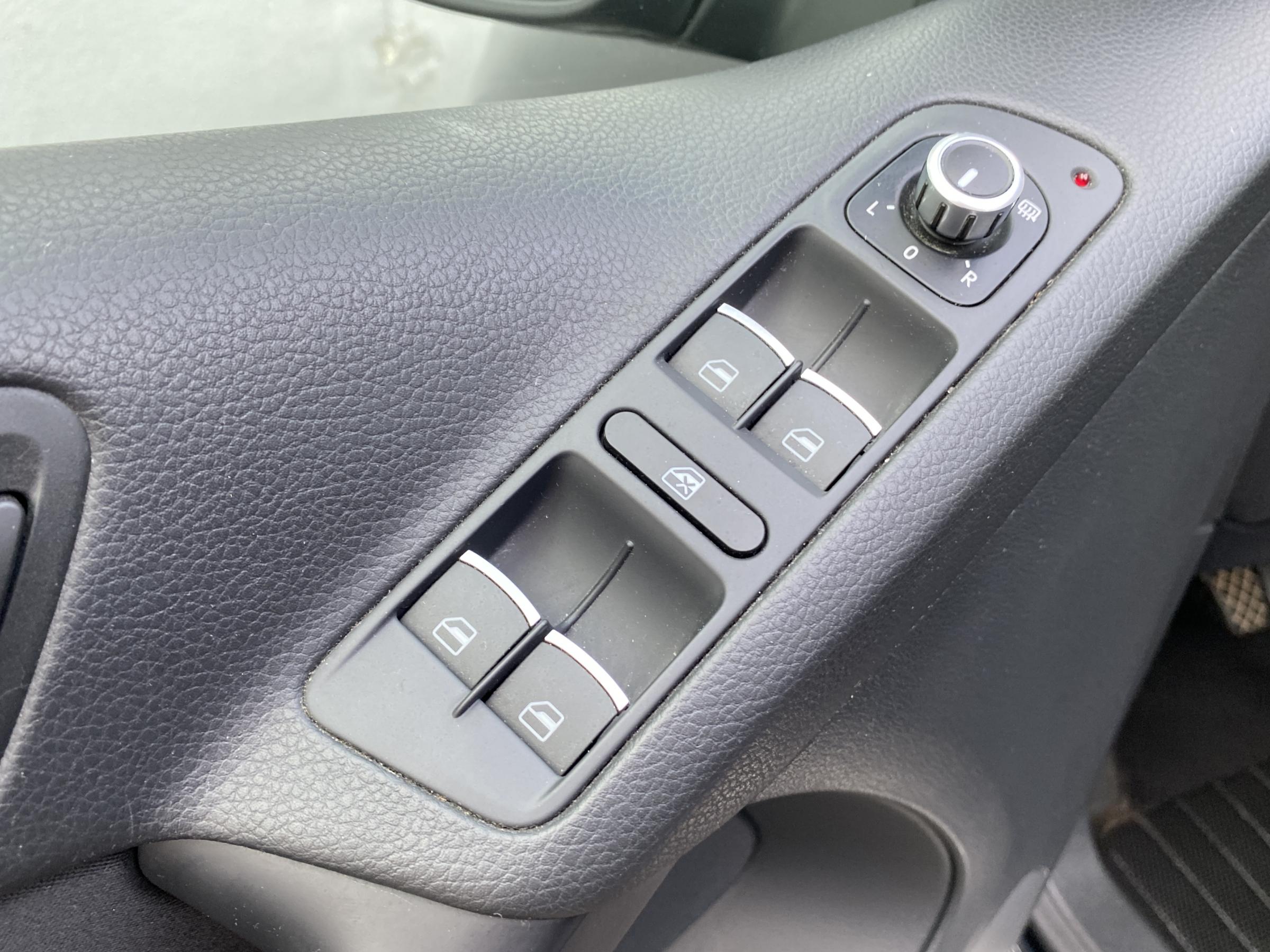 Volkswagen Tiguan, 2014 - pohled č. 13