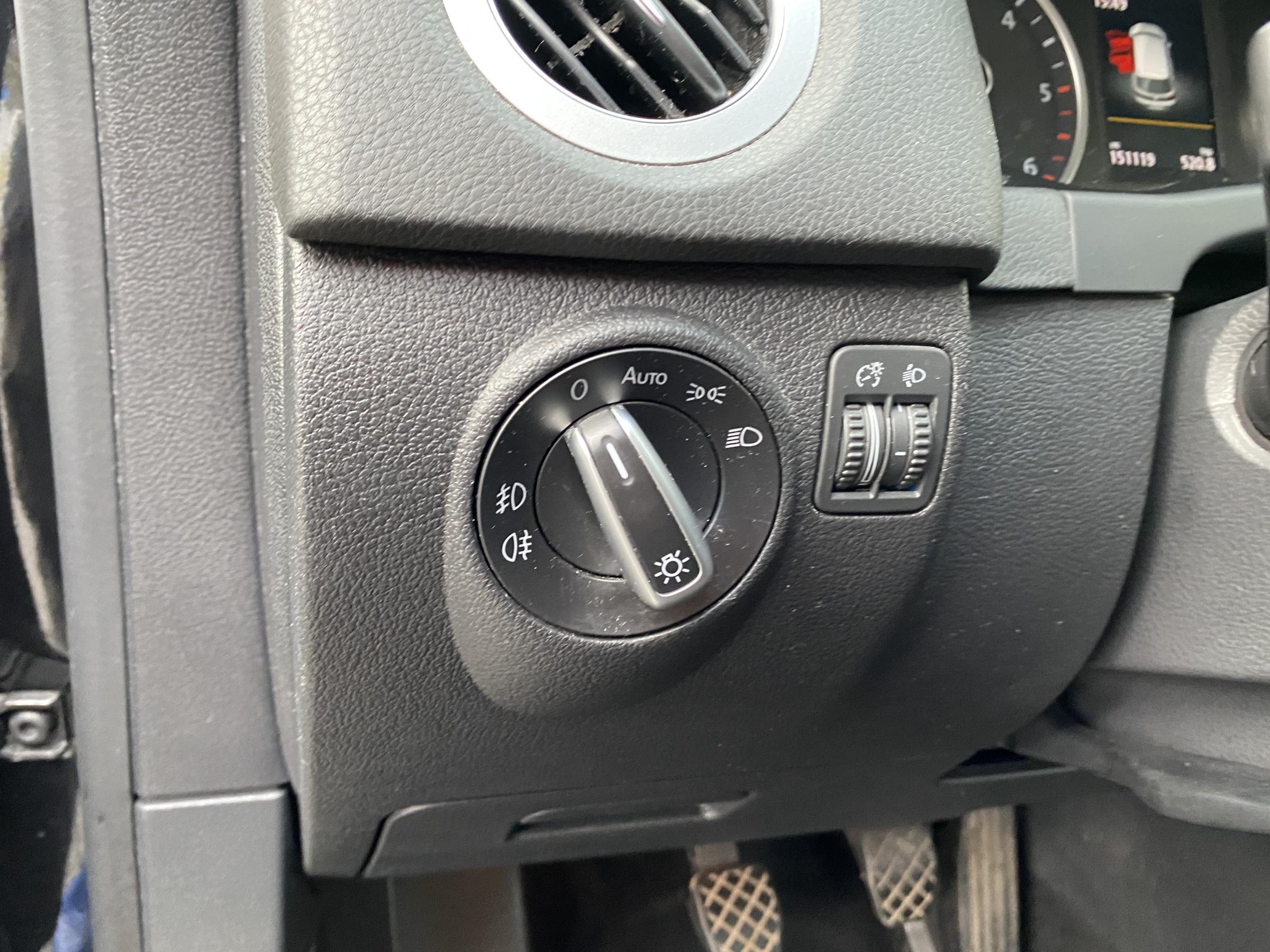 Volkswagen Tiguan, 2014 - pohled č. 15