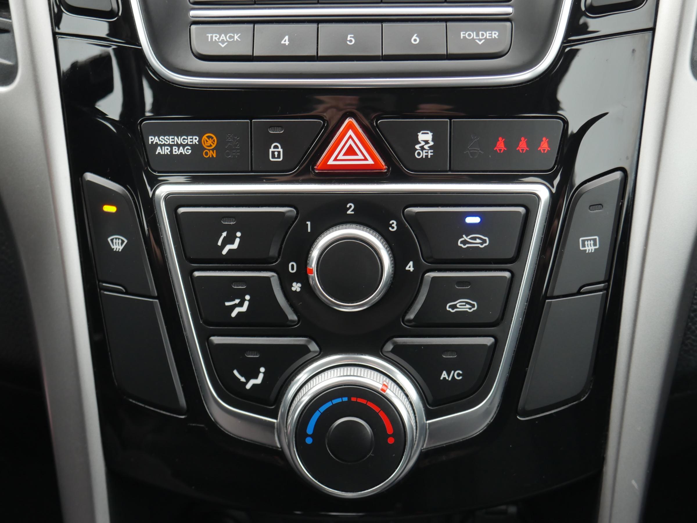 Hyundai i30, 2015 - pohled č. 15