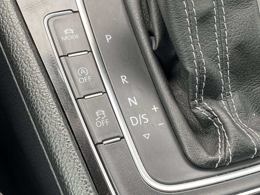 Volkswagen Golf 2.0 TDi 