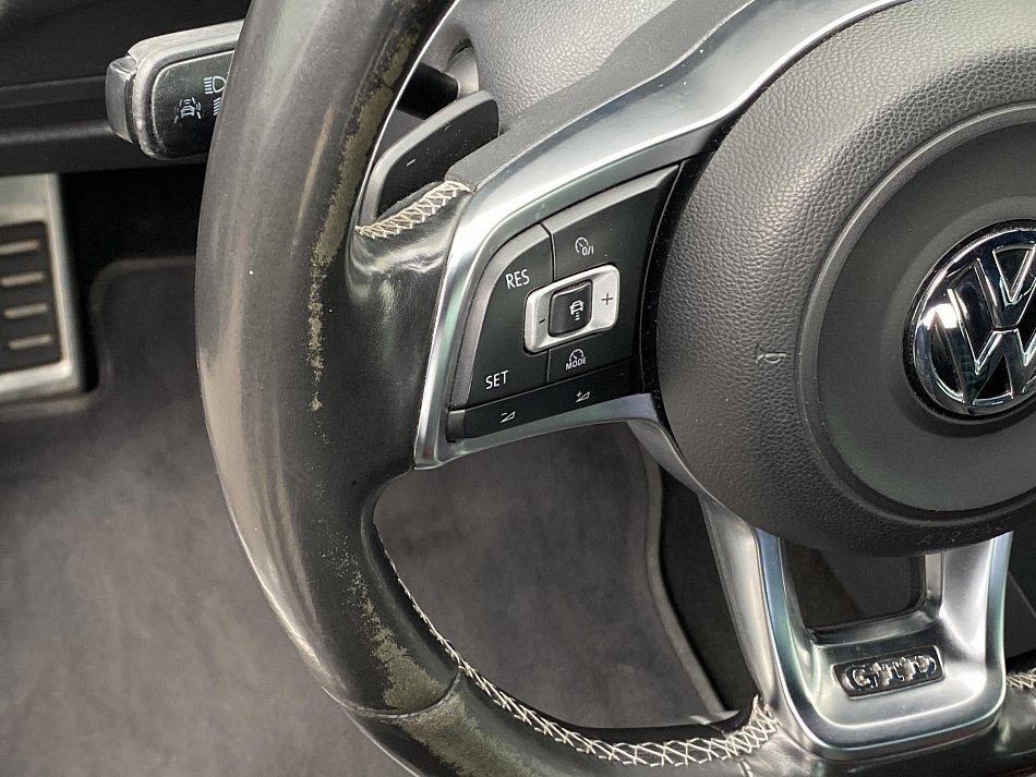 Volkswagen Golf 2.0 TDi 