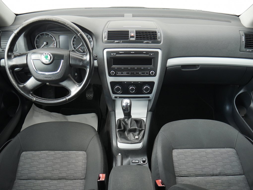 Škoda Octavia II 1.6 MPi Ambiente