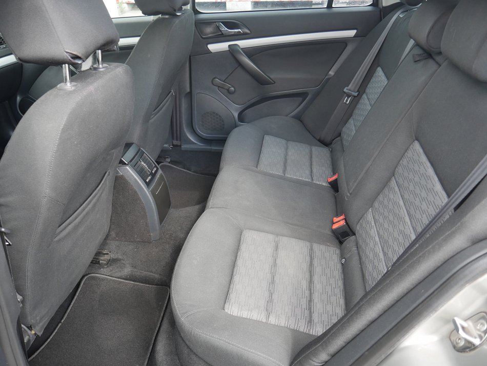 Škoda Octavia II 1.6 MPi Ambiente
