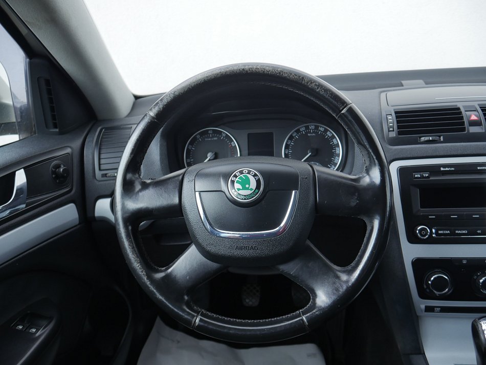 Škoda Octavia II 1.6 MPi Ambiente