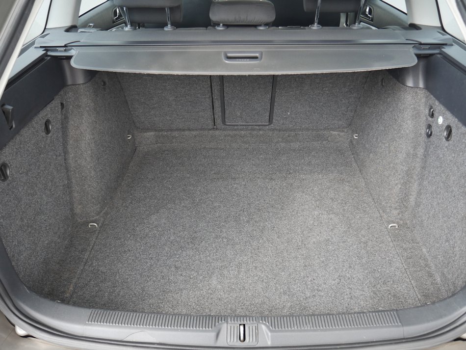 Škoda Octavia II 1.6 MPi Ambiente