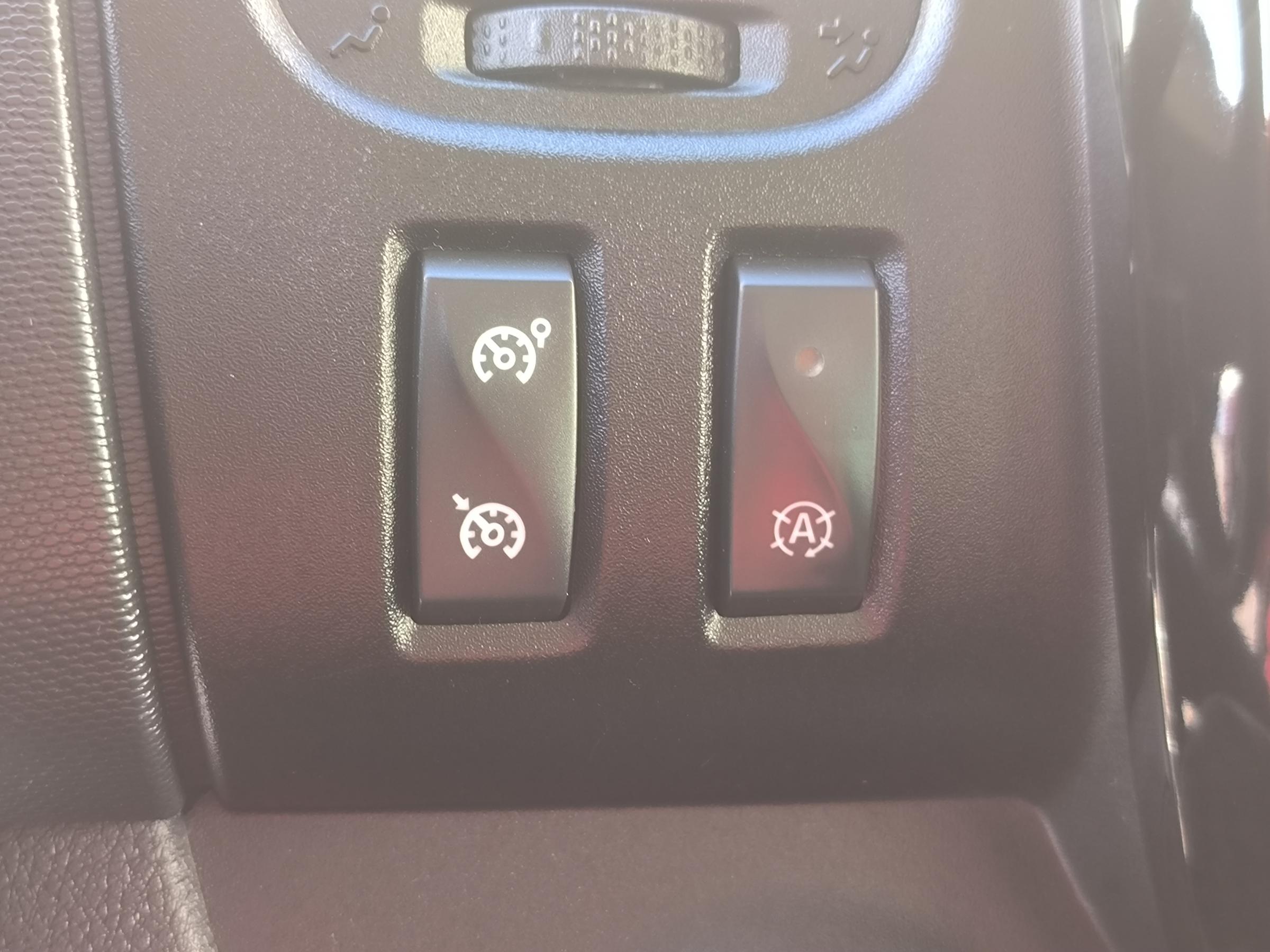 Opel Vivaro, 2016 - pohled č. 16