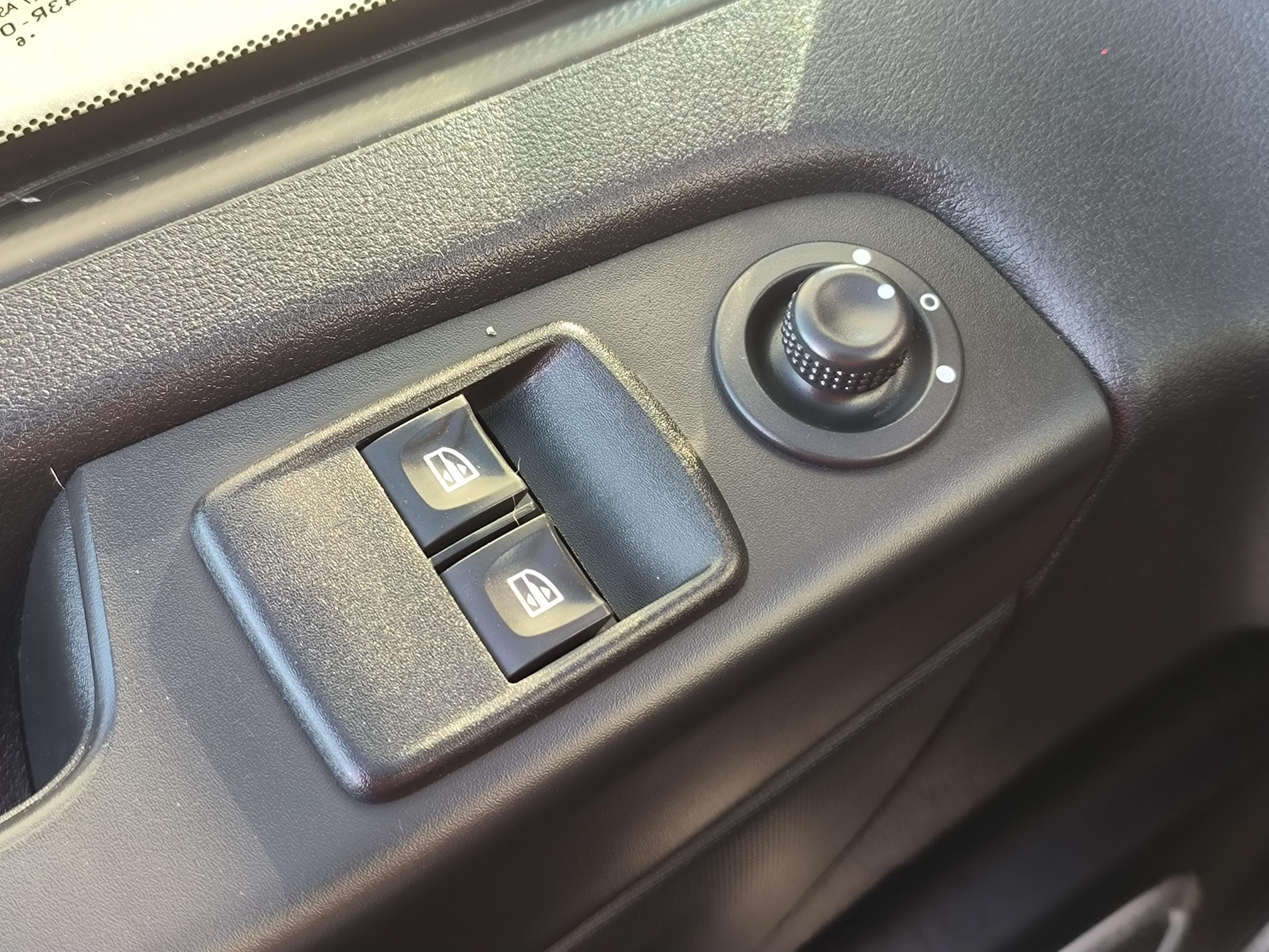 Opel Vivaro, 2016 - pohled č. 20