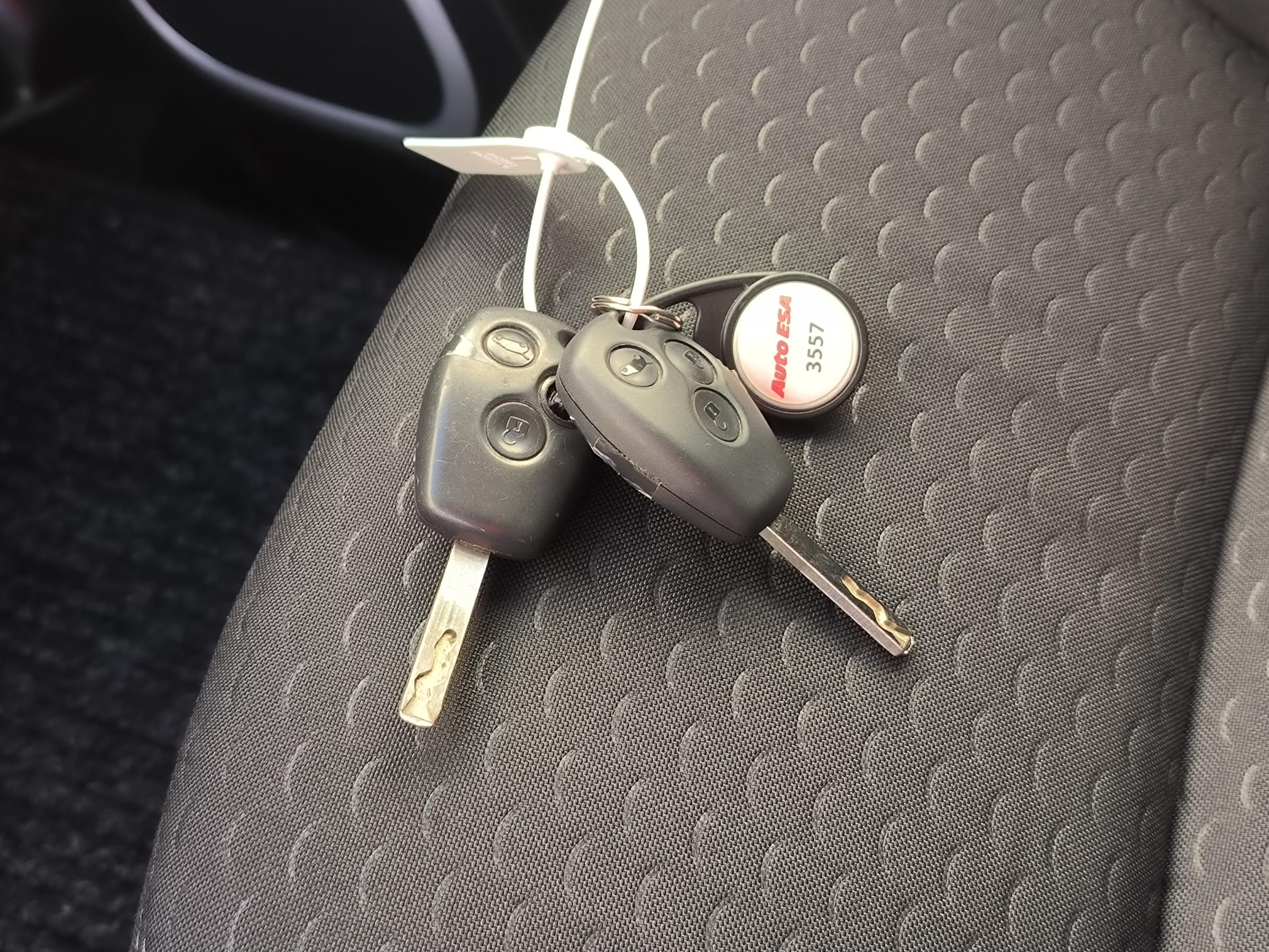 Opel Vivaro, 2016 - pohled č. 21