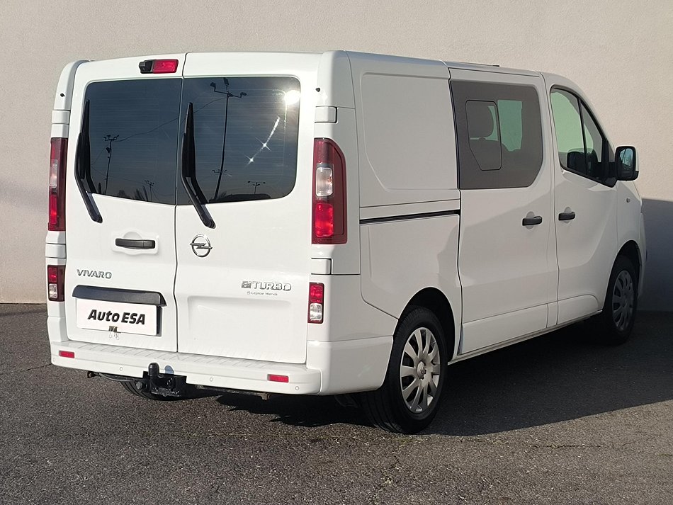 Opel Vivaro 1.6CDTi  5míst