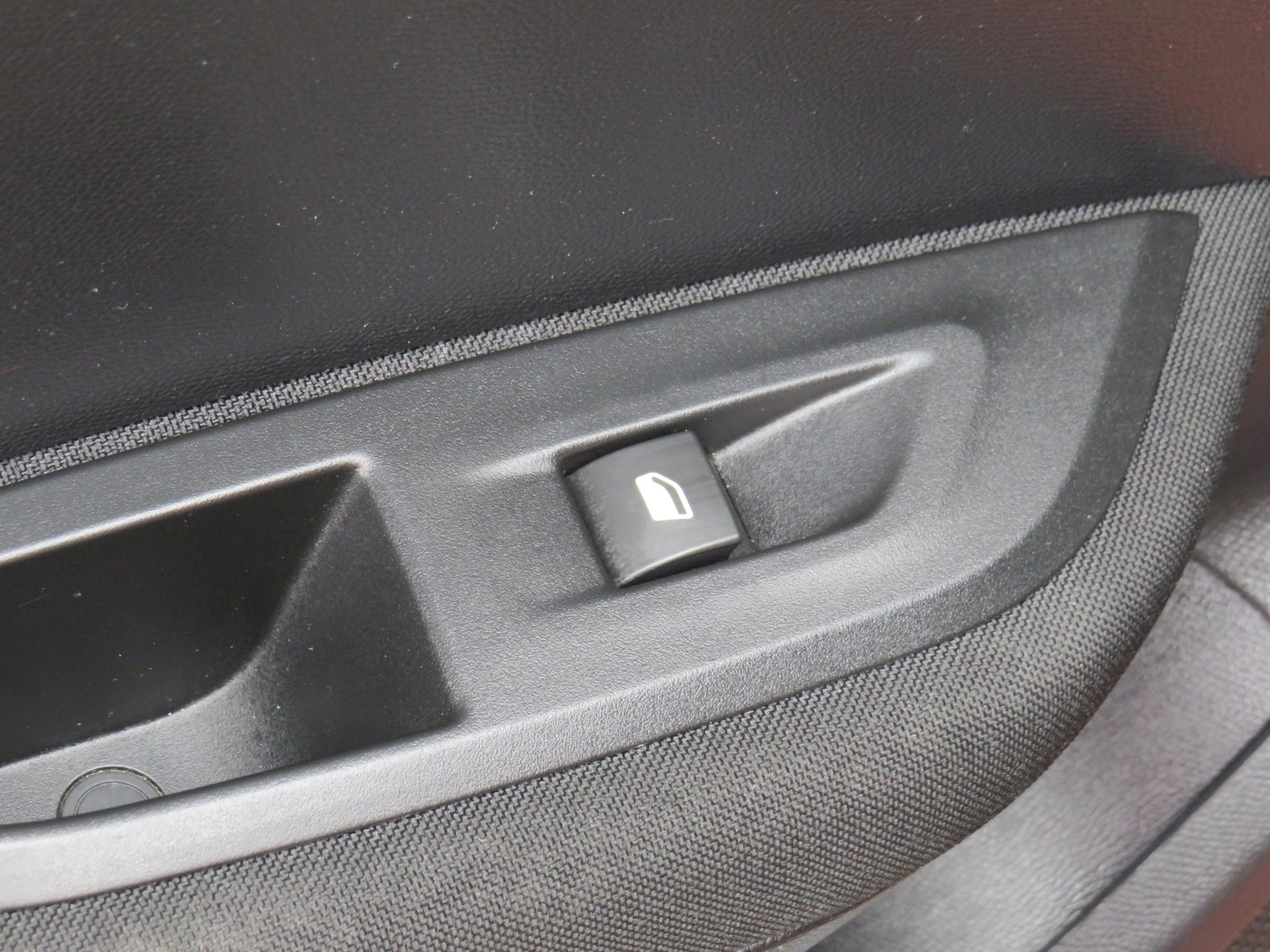 Peugeot 2008, 2020 - pohled č. 12