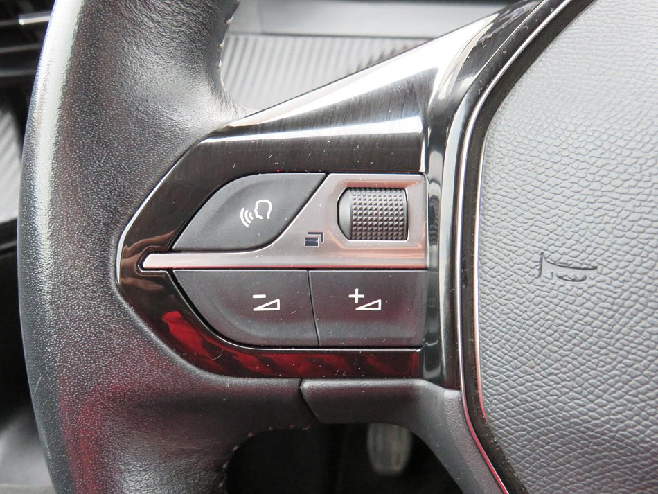 Peugeot 2008 1.2PT Active