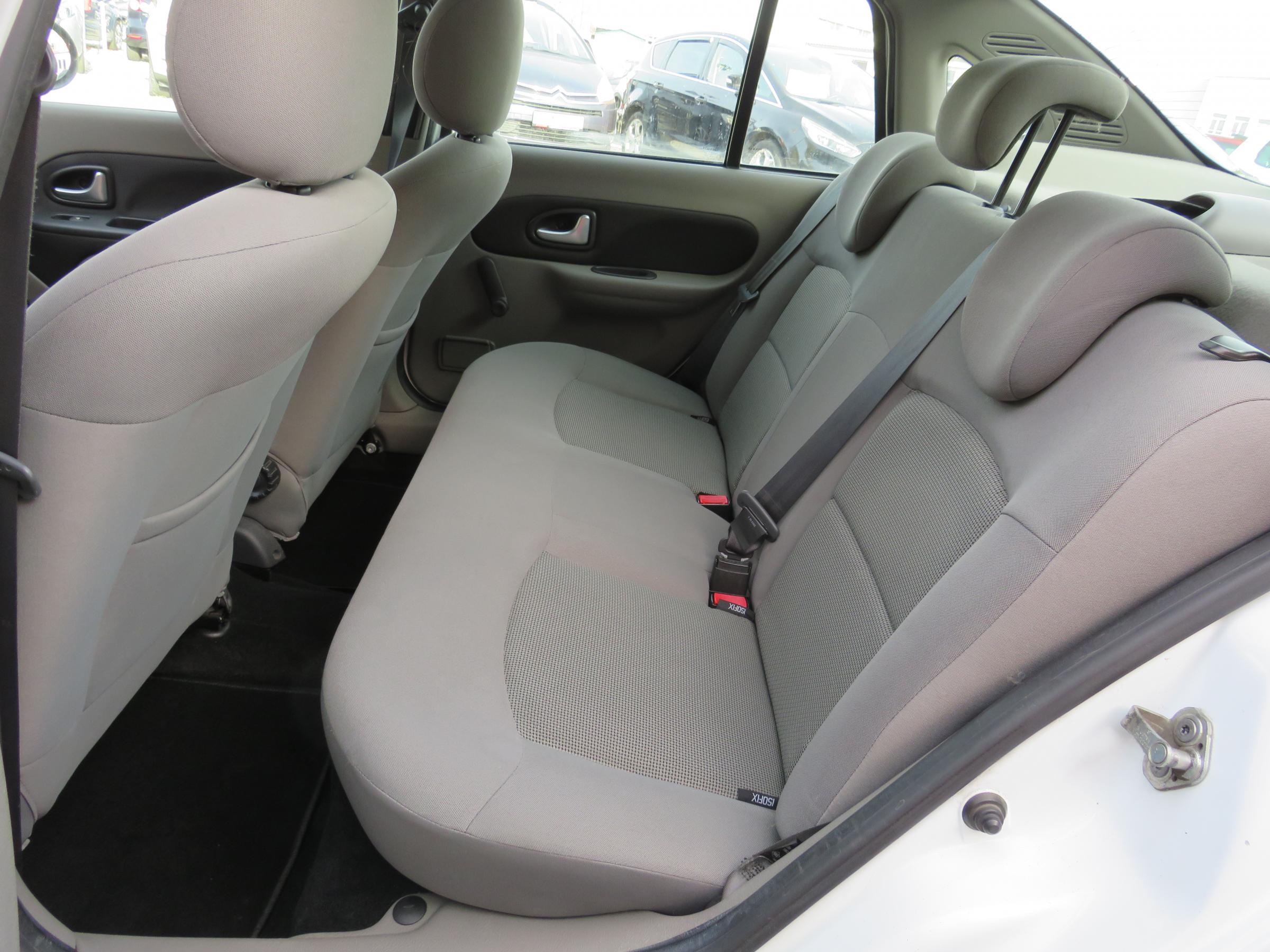 Renault Thalia, 2011 - pohled č. 10