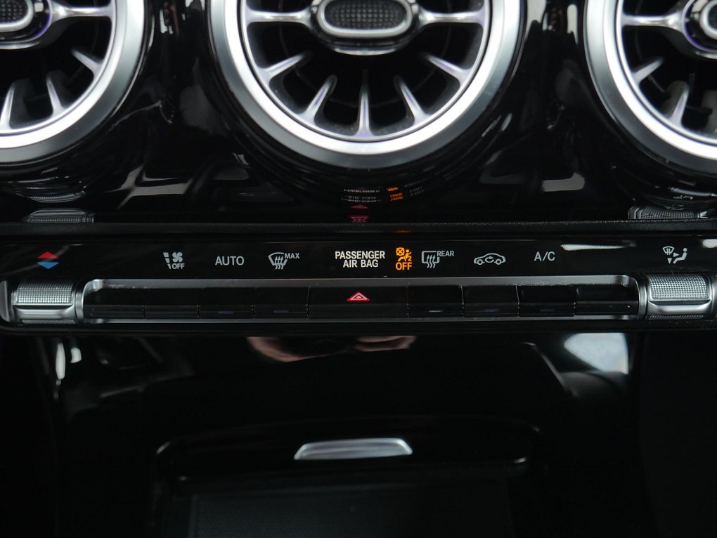 Mercedes-Benz CLA 2.0 D  200 d