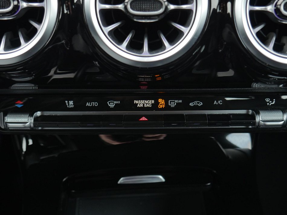 Mercedes-Benz CLA 2.0 D  200 d