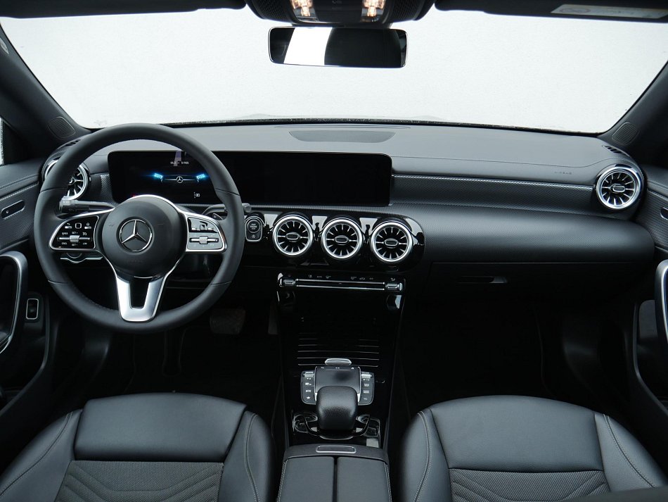 Mercedes-Benz CLA 2.0 D  200 d