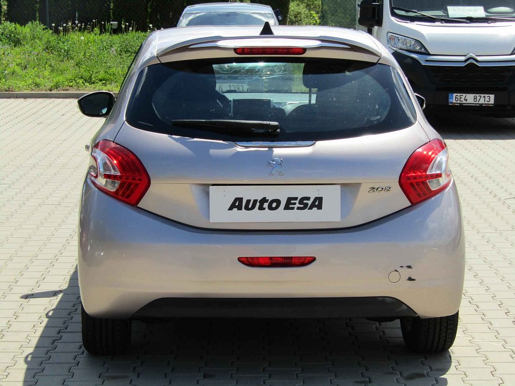 Peugeot 208 1.2i 