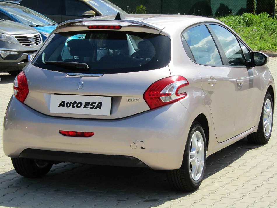 Peugeot 208 1.2i 