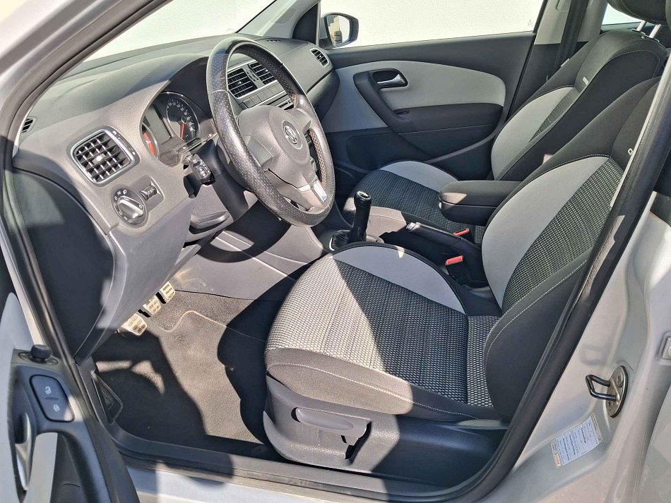 Volkswagen Polo 1.2 TSi CROSS