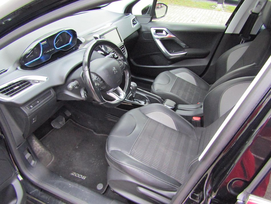 Peugeot 2008 1.2PT Allure