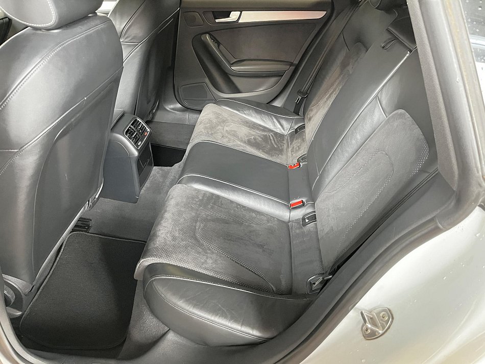 Audi A5 2.0 TDi S-line