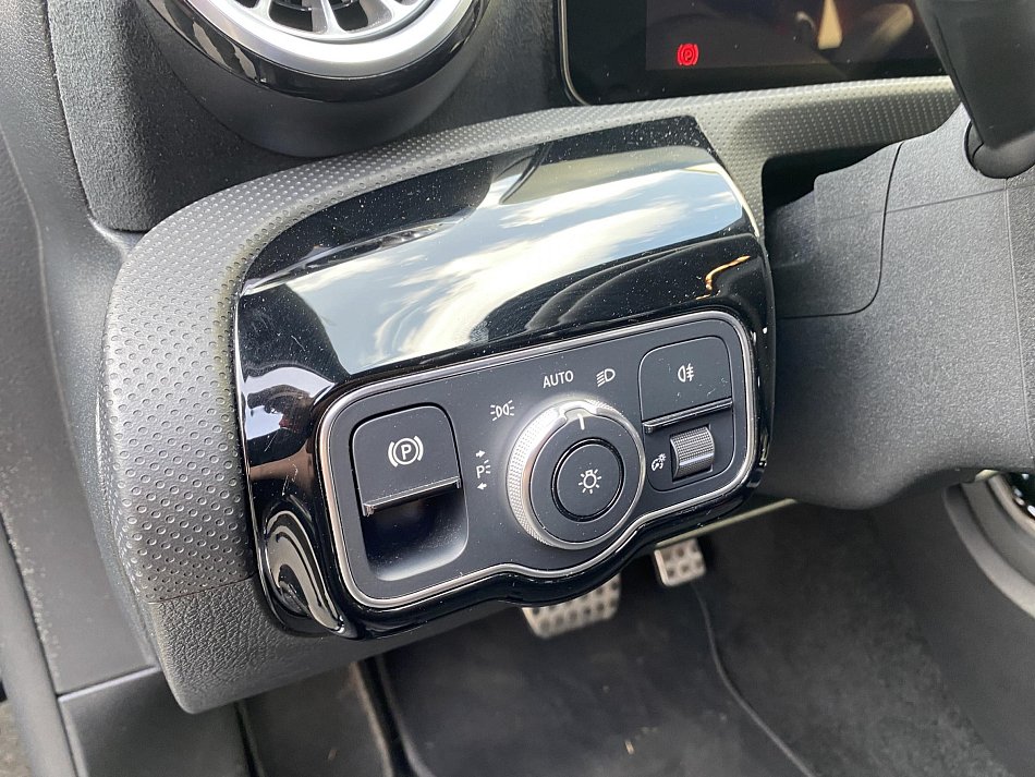 Mercedes-Benz Třída A 1.3 Ba+EL  A 250 e