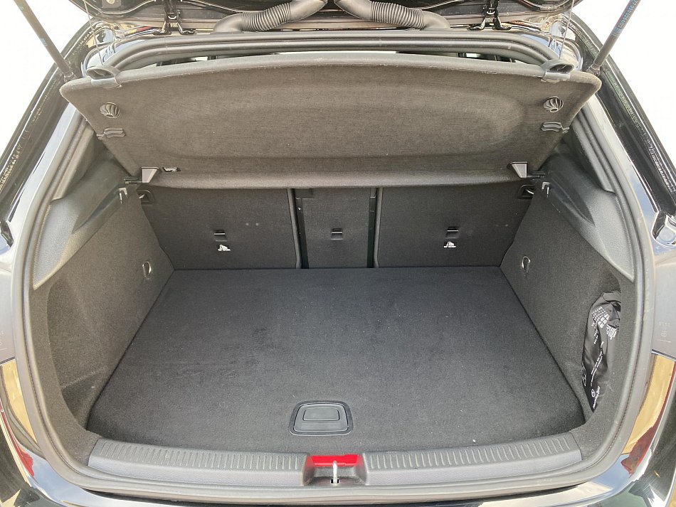 Mercedes-Benz Třída A 1.3 Ba+EL  A 250 e