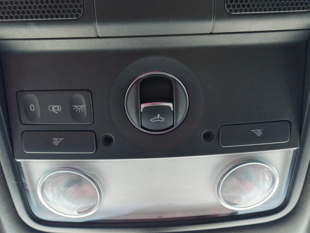 Volkswagen Scirocco 2.0 TDi 