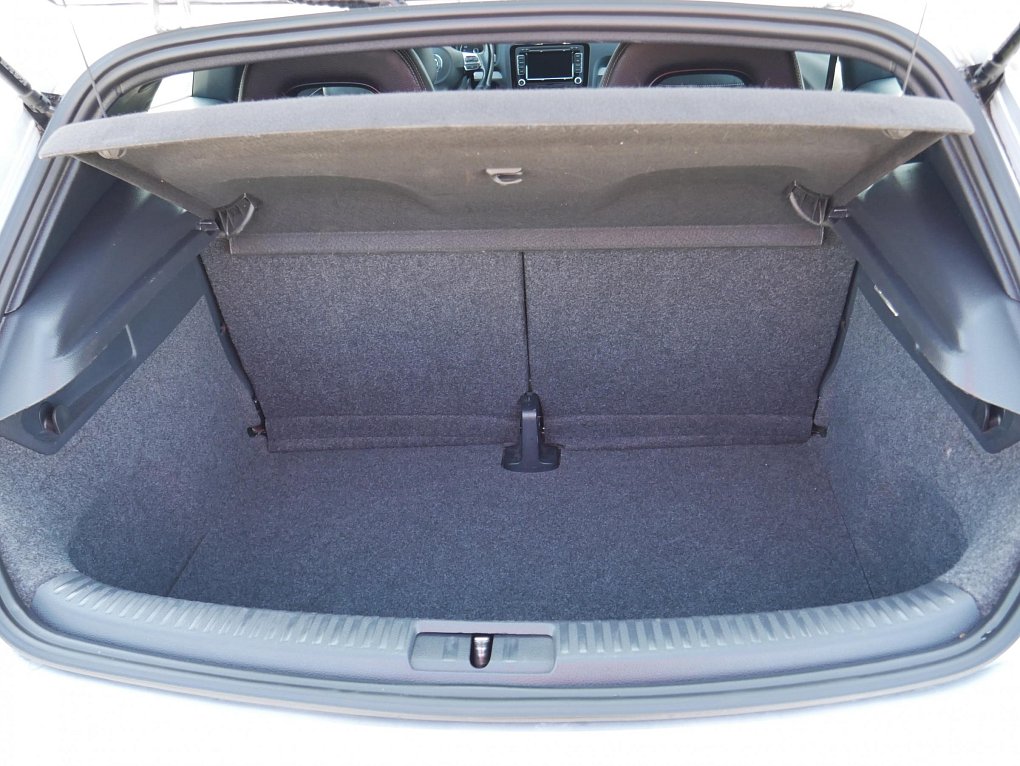 Volkswagen Scirocco 2.0 TDi 