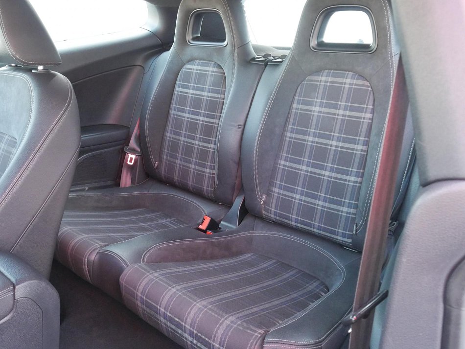 Volkswagen Scirocco 2.0 TDi 