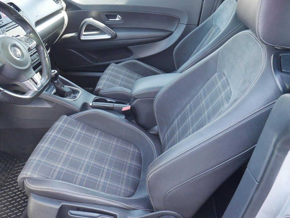 Volkswagen Scirocco 2.0 TDi 