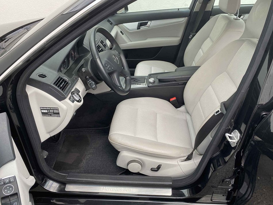 Mercedes-Benz Třída C 1.6 K Avantgarde C180