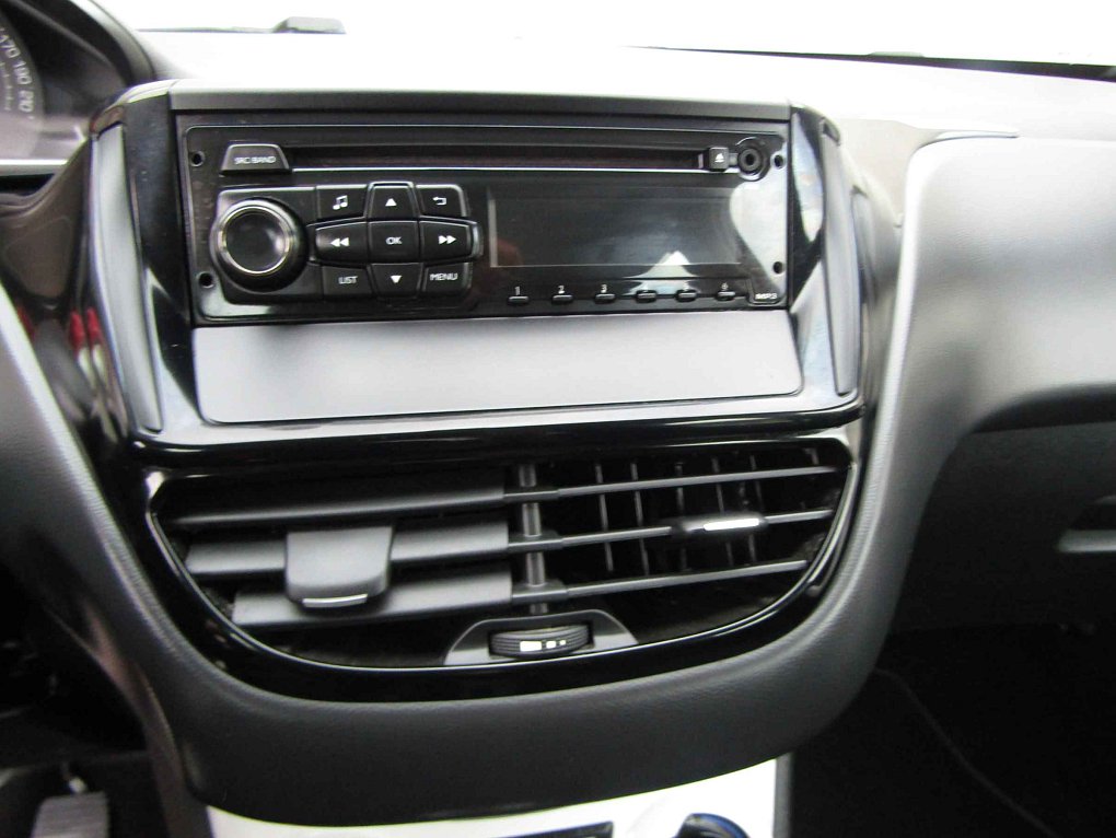 Peugeot 208 1.2 PT 