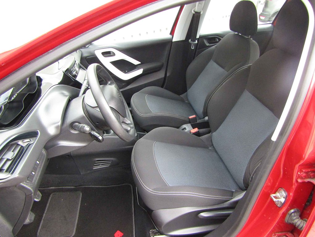 Peugeot 208 1.2 PT 