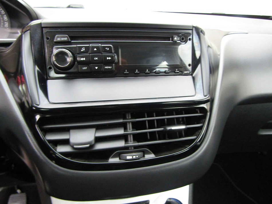 Peugeot 208 1.2 PT 