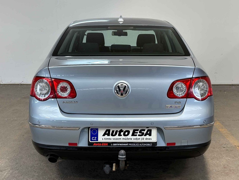 Volkswagen Passat 1.6 FSI 