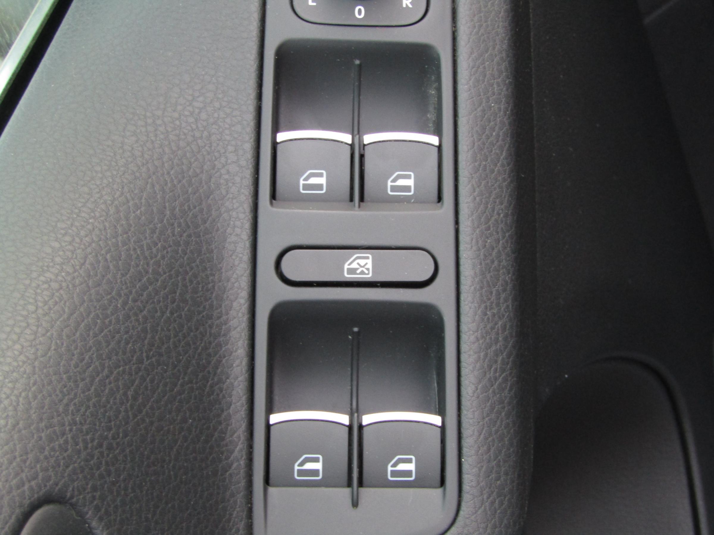 Volkswagen Tiguan, 2013 - pohled č. 11