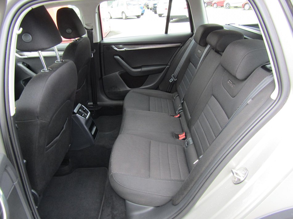 Škoda Octavia III 2.0 TDi Scout 4X4